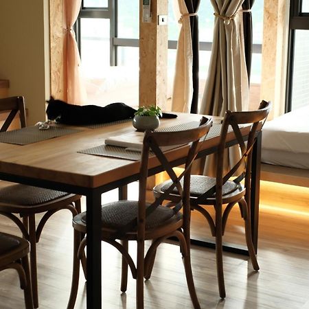 Toucheng Happyhouse頭城黑皮家 附早餐 Apartment ภายนอก รูปภาพ